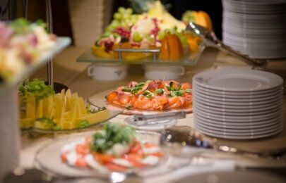 6 segredos insiders para locação de mesas de buffet
