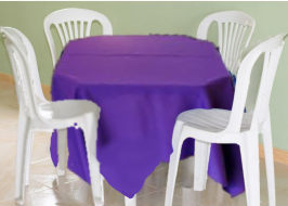 Kit Mesa Quadrada com 4 Cadeiras + Toalha Roxa