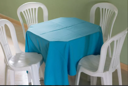 Kit Mesa Quadrada com 4 Cadeiras + Toalha Azul Claro